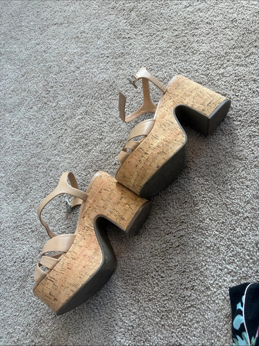 Schutz size 7.5 platform sandal